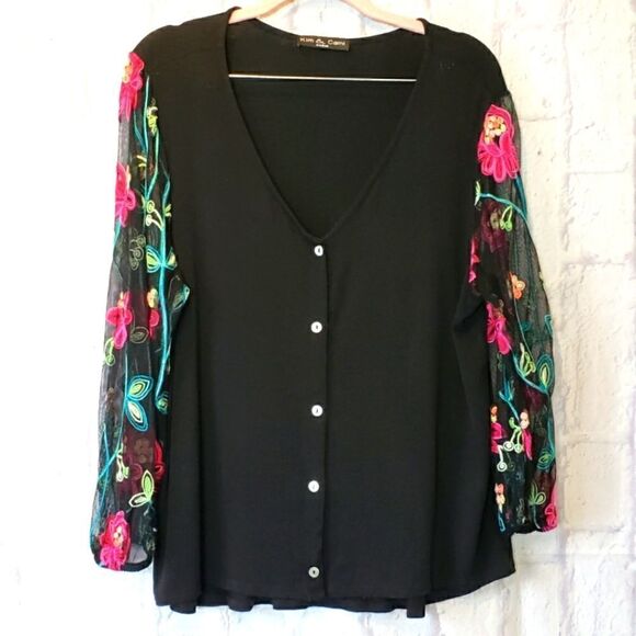 KIM & CAMI Floral Lace Sleeve Button-down V-neck Top - Picture 1 of 8